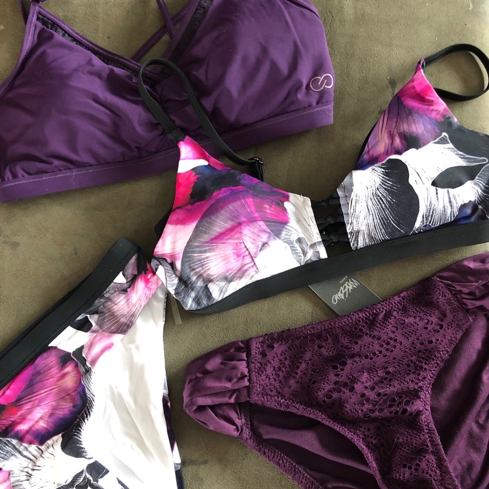 2 Bikini Bathing Suits